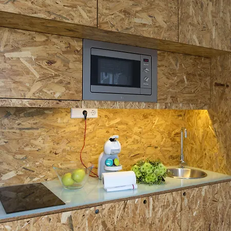 ビナパートメンツ カレガル *