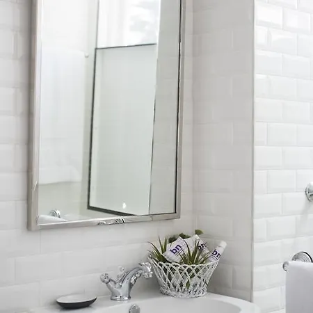 ビナパートメンツ カレガル